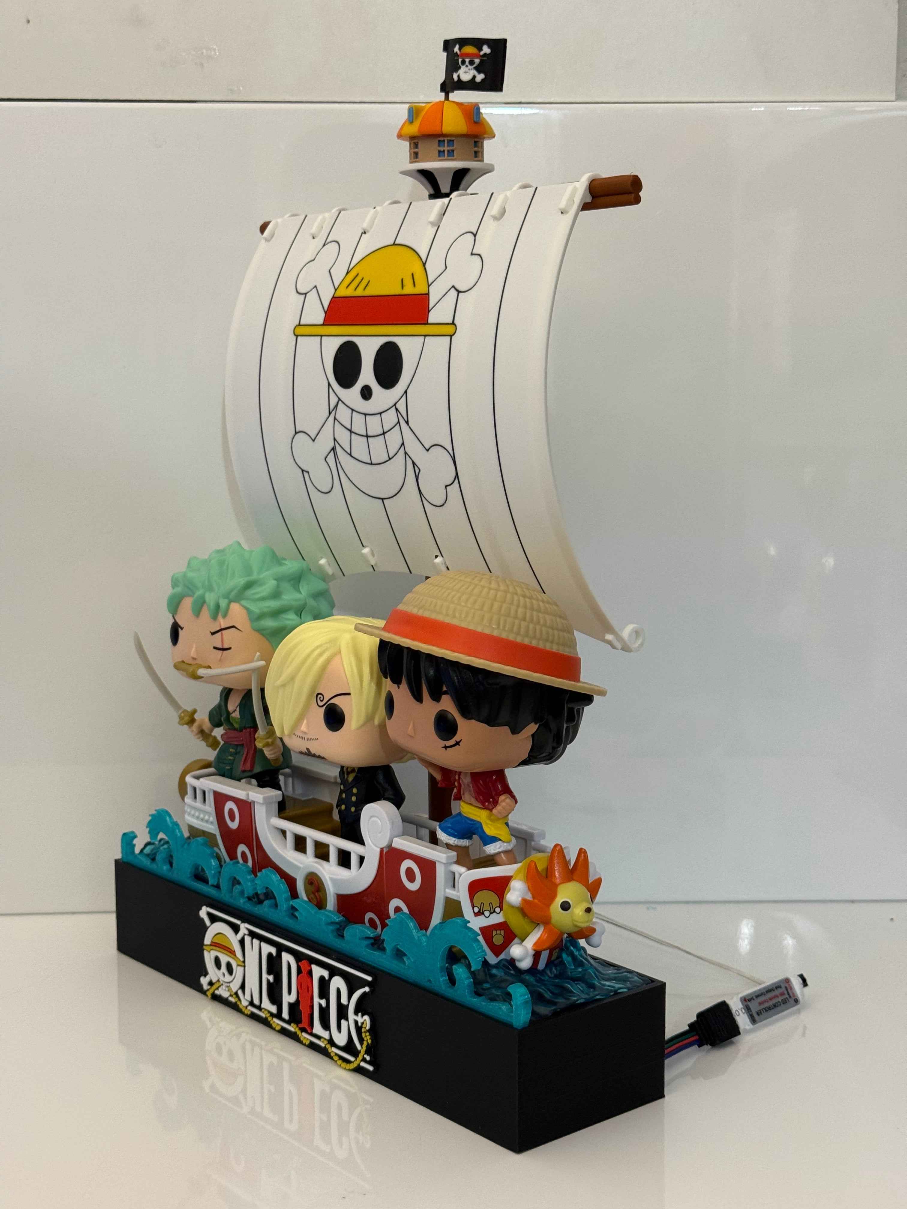 Espositore OnePiece Vela + Torre Osservazione